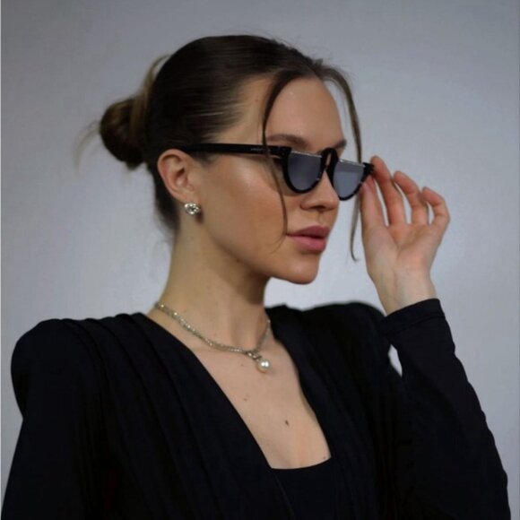 Gucci GG1368S 001 Sunglasses Black Oval Frame, Grey Mirror Lenses - Picture 2 of 12